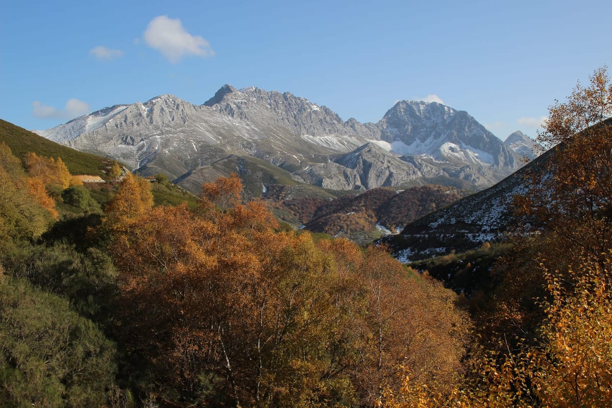 Norte de León: cinco rutas de montaña entre valles, castros y trashumancia