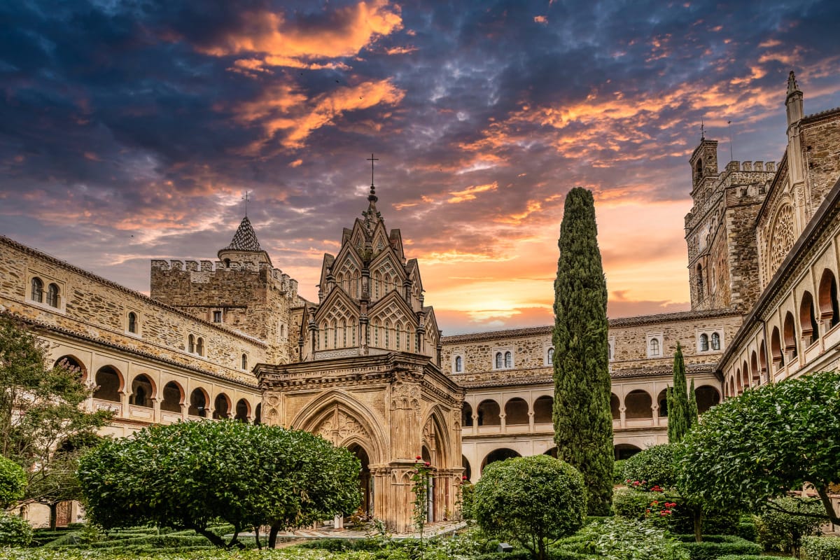 Este monasterio guarda los secretos de la historia de España