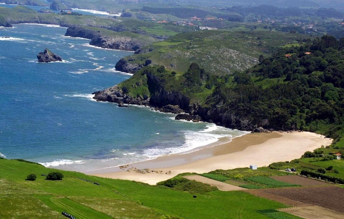 Llanes