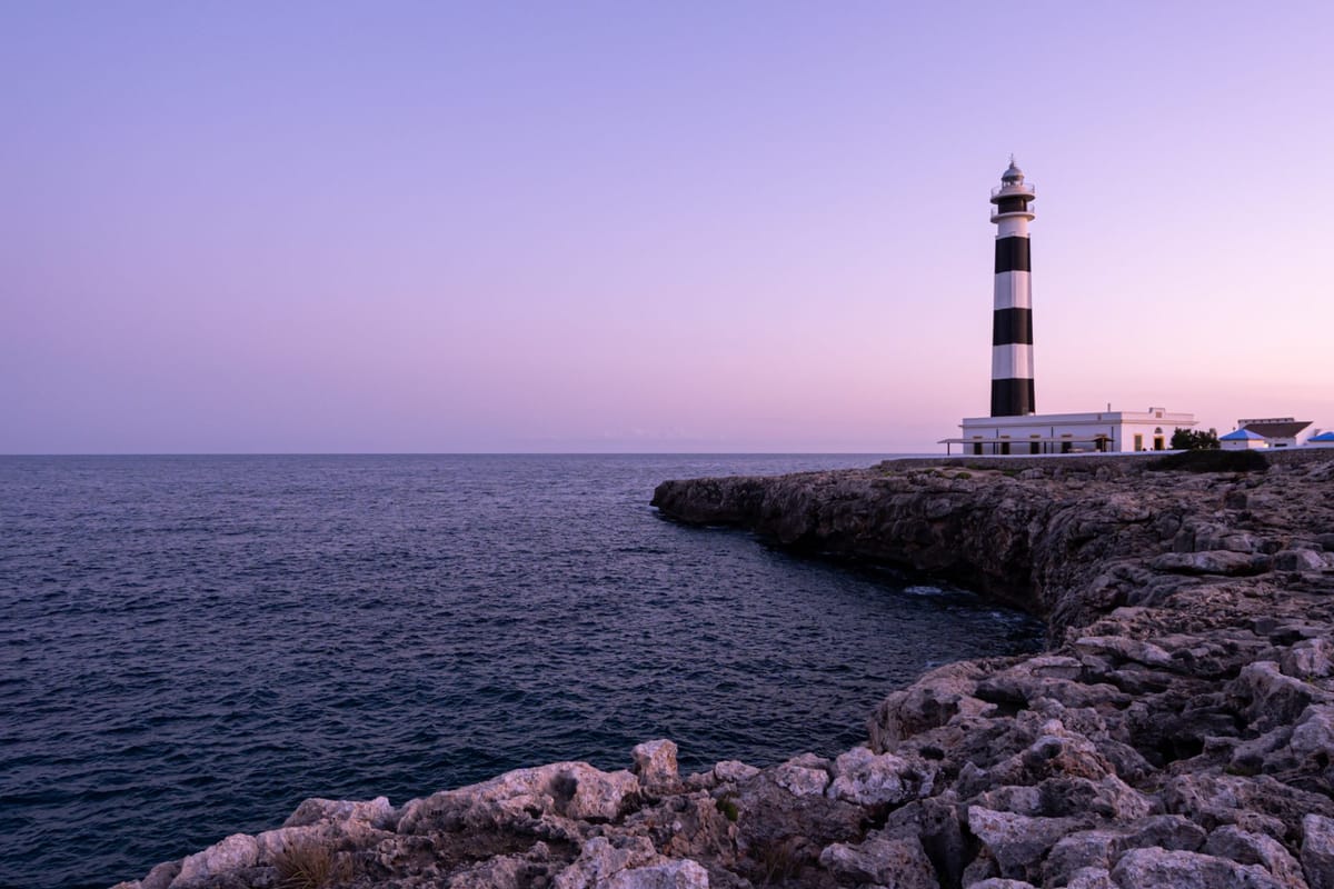 10 faros españoles que roban el protagonismo al paisaje