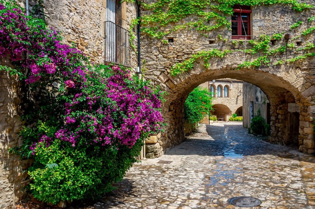 Peratallada: la joya medieval del Empordà que debes visitar