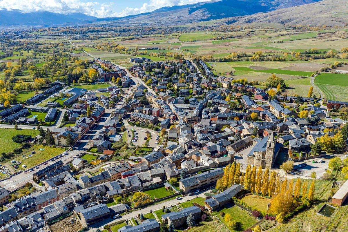 Este pueblo está en Francia pero es español ¿Cómo es posible?