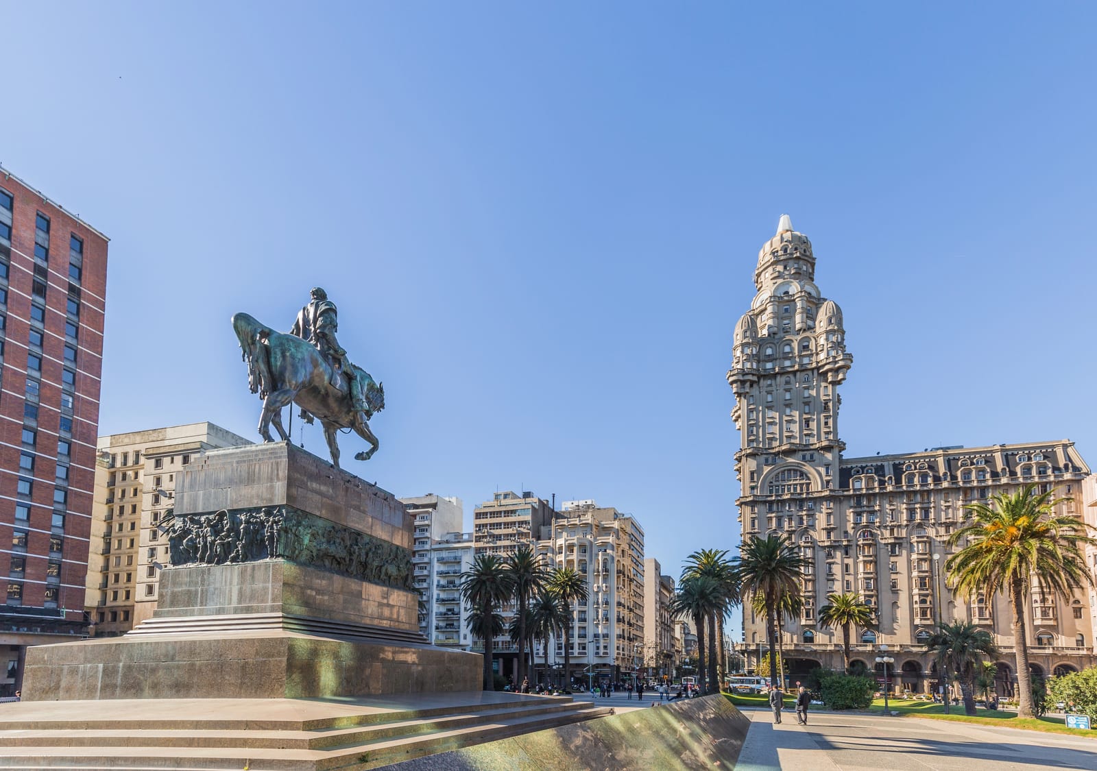 Descubriendo el Palacio Salvo: el icónico rascacielos de Montevideo