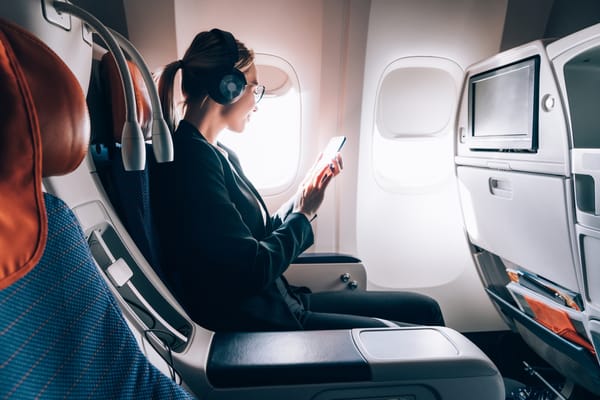 ¿Cuáles son las principales descargas para el móvil que te ayudarán a sobrevivir al aburrimiento durante el viaje de vacaciones?