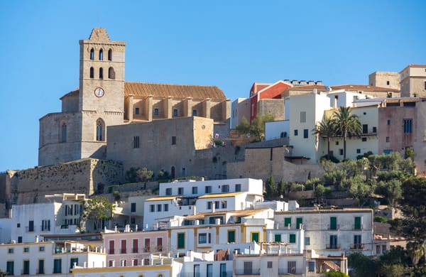 Descubriendo la esencia de Ibiza: sin prisas, sin pretensiones, sin expectativas