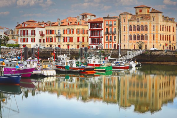 San Juan de Luz, la ciudad corsaria que conquista el País Vasco francés