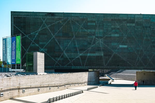 Museo de la Memoria de Santiago: Chile frente al espejo de su pasado
