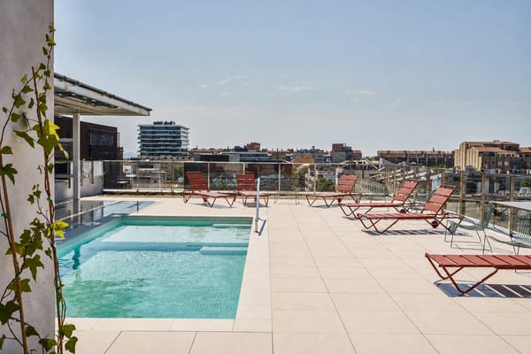 Ibis Budget abre su mayor hotel de la Península en Poblenou