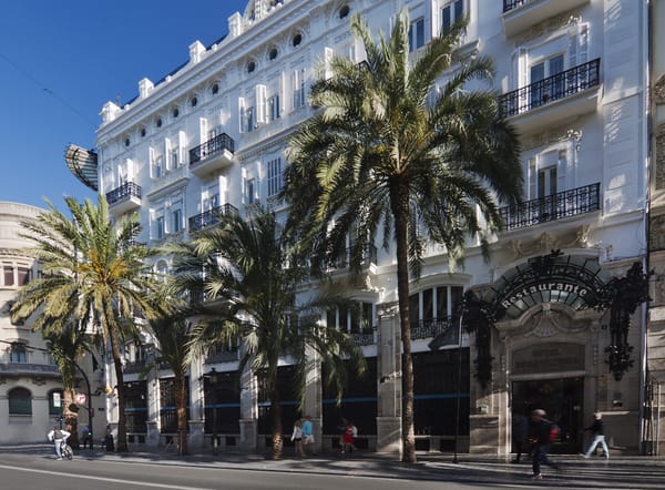 One Shot en Valencia: dos hoteles, dos maneras de leer la ciudad