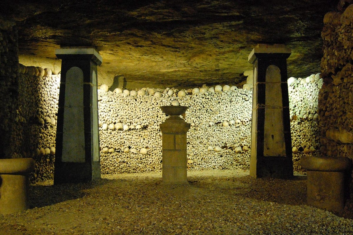 Descubriendo las catacumbas de París