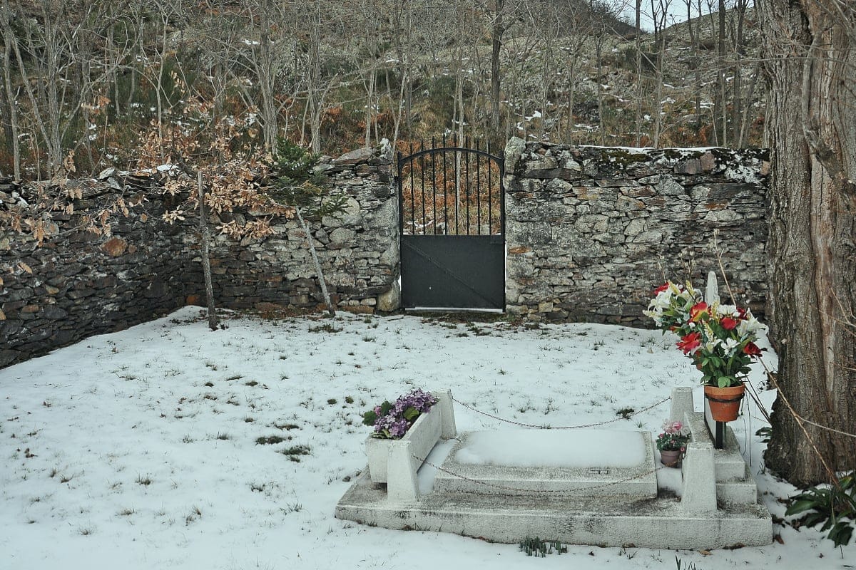 Descubriendo el Cementerio de Teresa, el más pequeño de España
