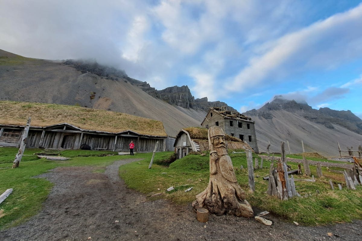 Descubriendo Vestrahorn, la montaña tenebrosa de Islandia